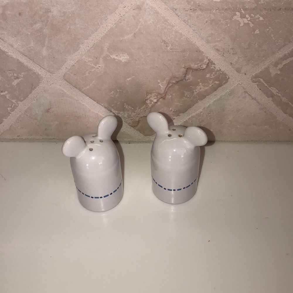 Vintage Disney Salt and Pepper Shackers - Picture 3 of 4